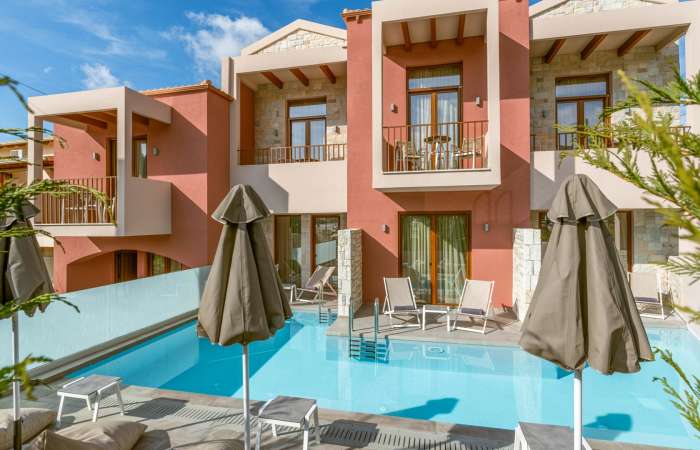 Aria Suites swim up pool 
