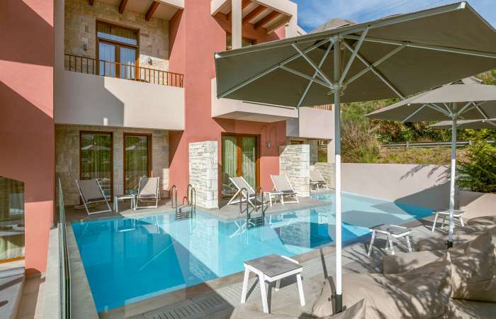 Swim up pool 
