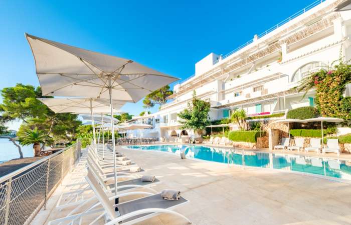 Pool med havudsigt 
