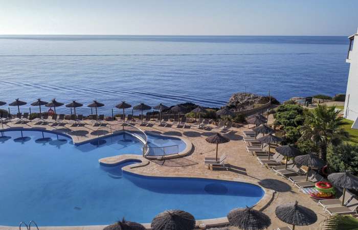 Pool med havudsigt 