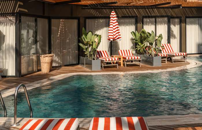 Pool ved Honesty Bar