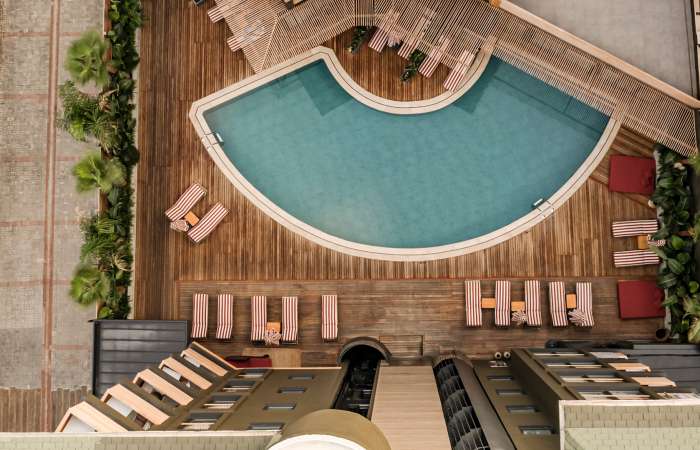 Pool ved Honesty Bar