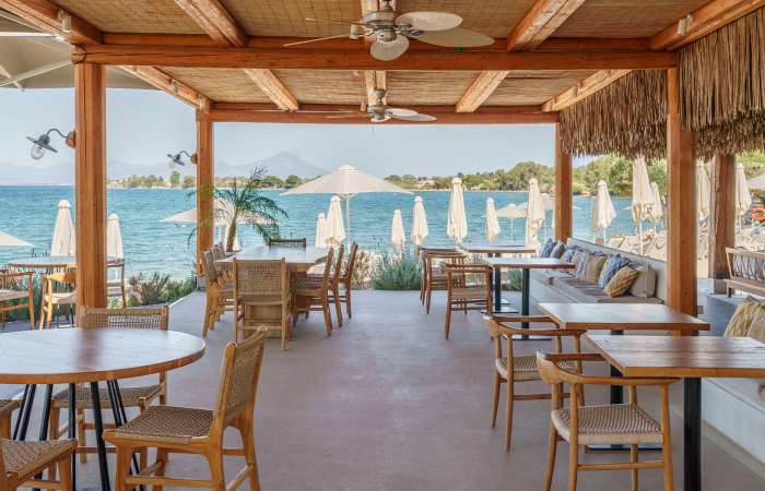 Strandbar med loungeområde