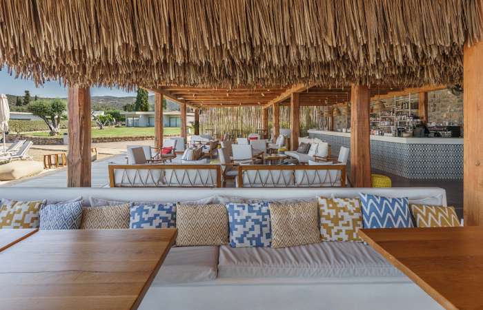 Strandbar med loungeområde