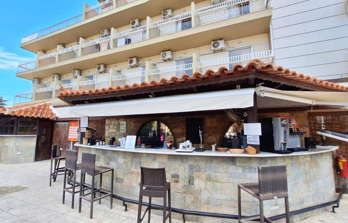 Poolbar