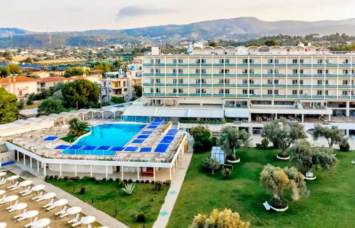 Palmaria Beach Hotel med skøn have og poolområde
