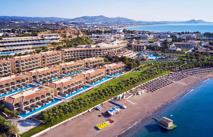 Direkte ved stranden i Kolymbia