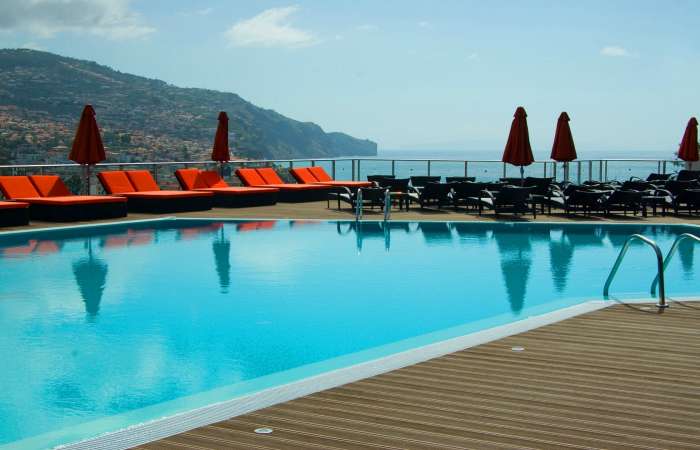 The Views Baia pool 