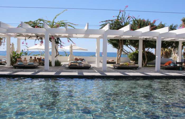 Almyra pool