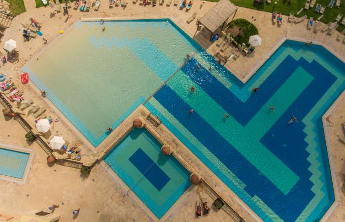 Pool med børnebassin