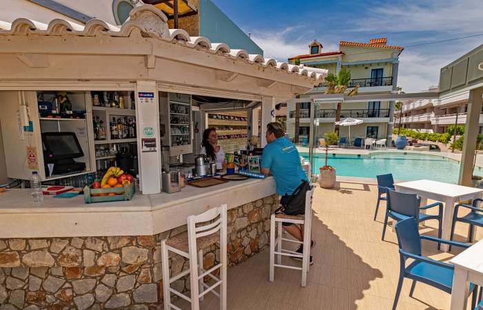 Alkionides poolbar