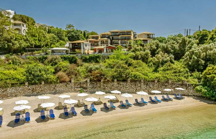 Ornella Resort og Village med privat strandafsnit 