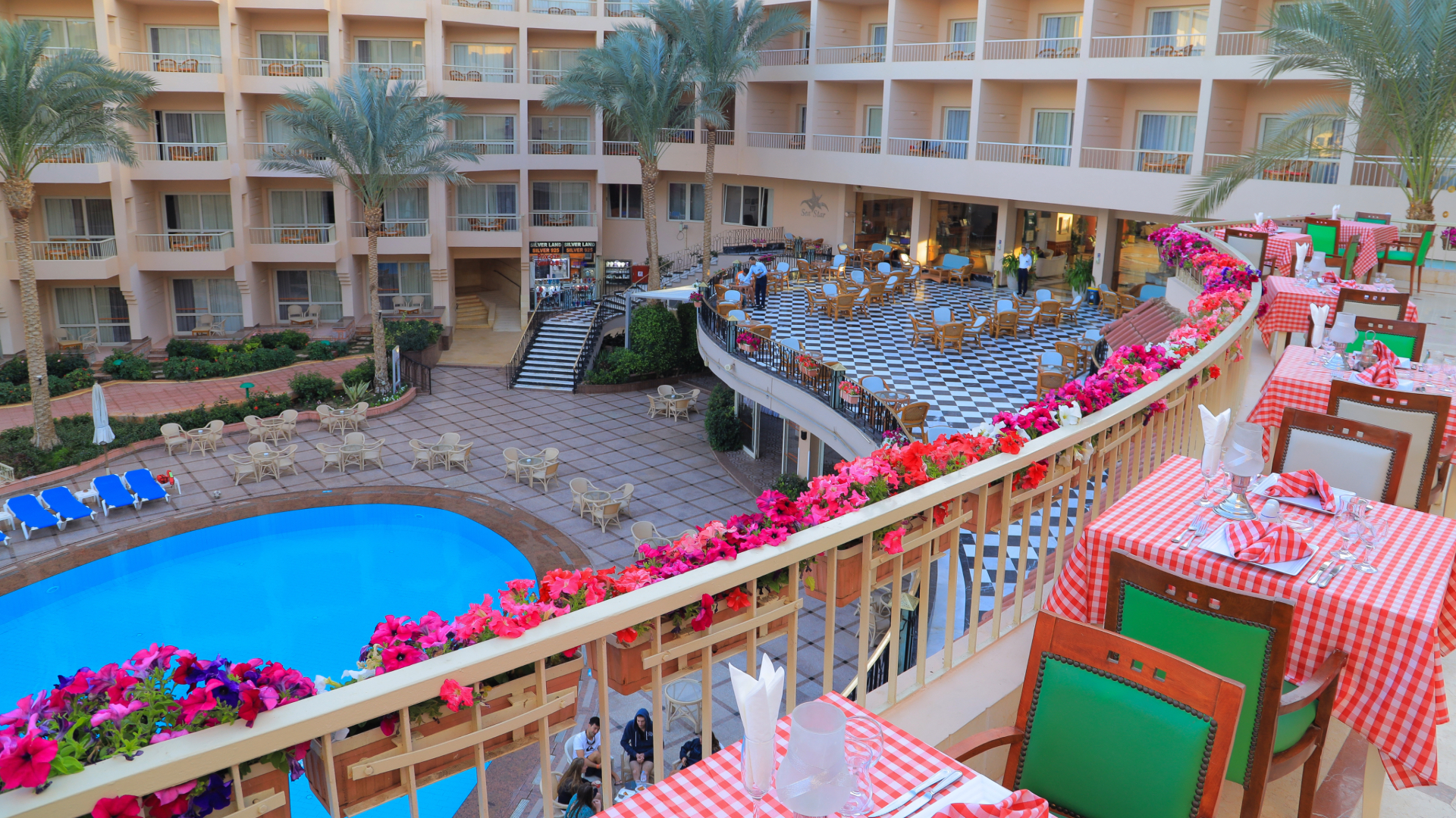 Sea Star Beau Rivage m/All Inclusive slide 4